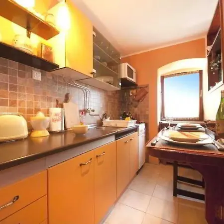 Sara Apartment *